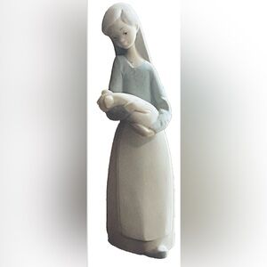 LLADRO Porcelain Figurine GIRL With Pig / Piglet 7" Tall  Matt finish